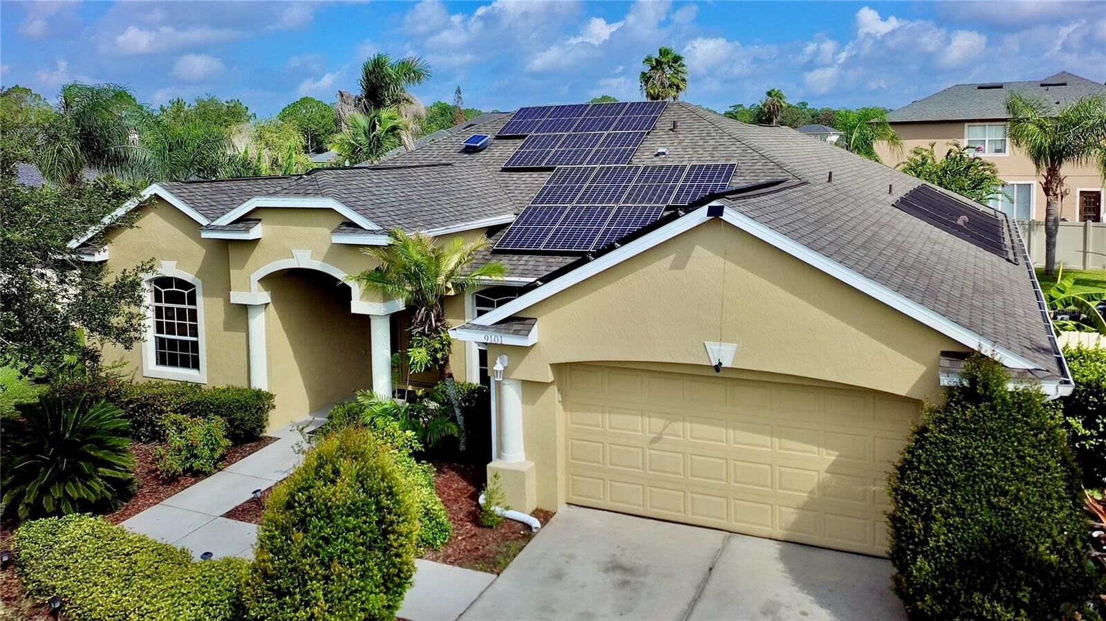 Property Photo:  9101 Woodbridge Oak Terrace  FL 32825 