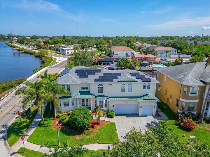 Property Photo: 339 Manatee Lane FL 34689