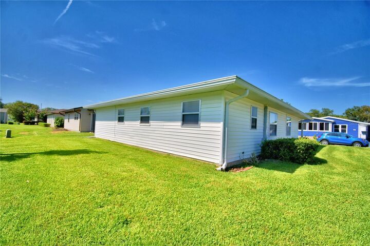 Property Photo: 4860 Goldenview Lane FL 33811