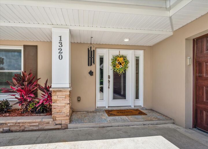 Property Photo: 1320 Golf View Drive FL 33756