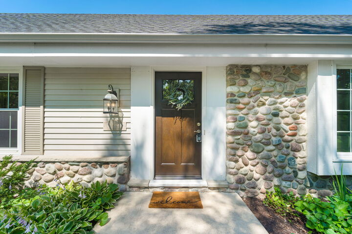 Property Photo:  4838 W Glen Cove Ct  WI 53092 