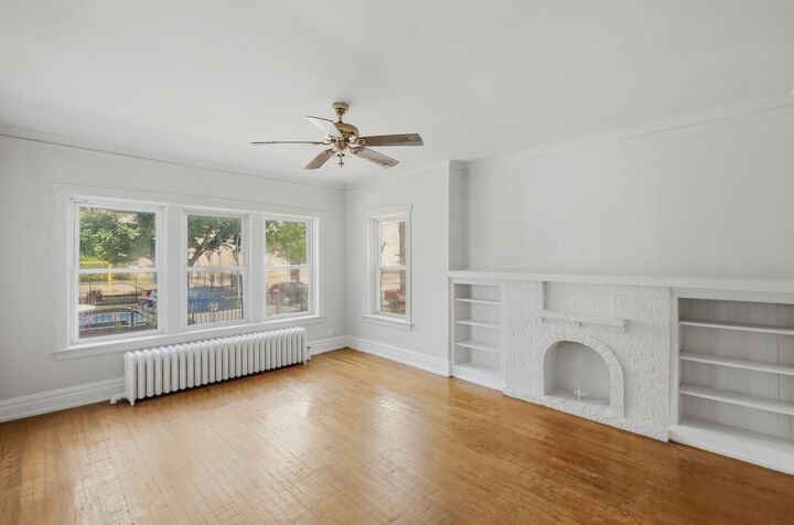 Property Photo:  1315 N Massasoit Avenue  IL 60651 