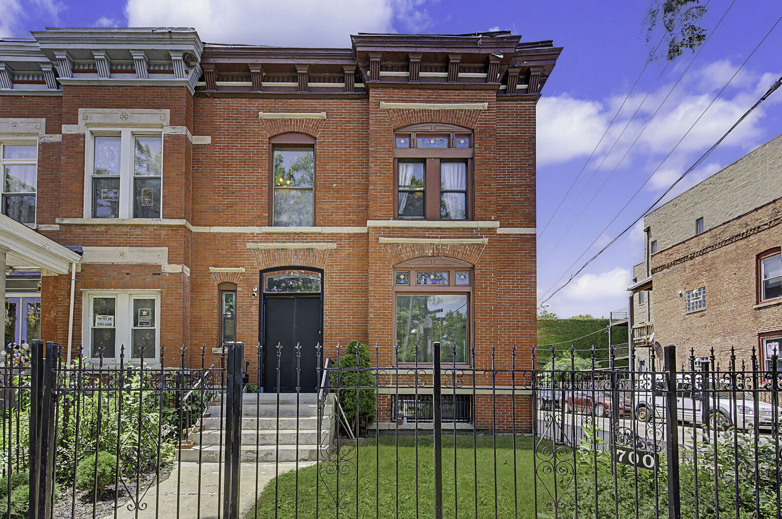 Property Photo: 700 S Oakley Boulevard IL 60612
