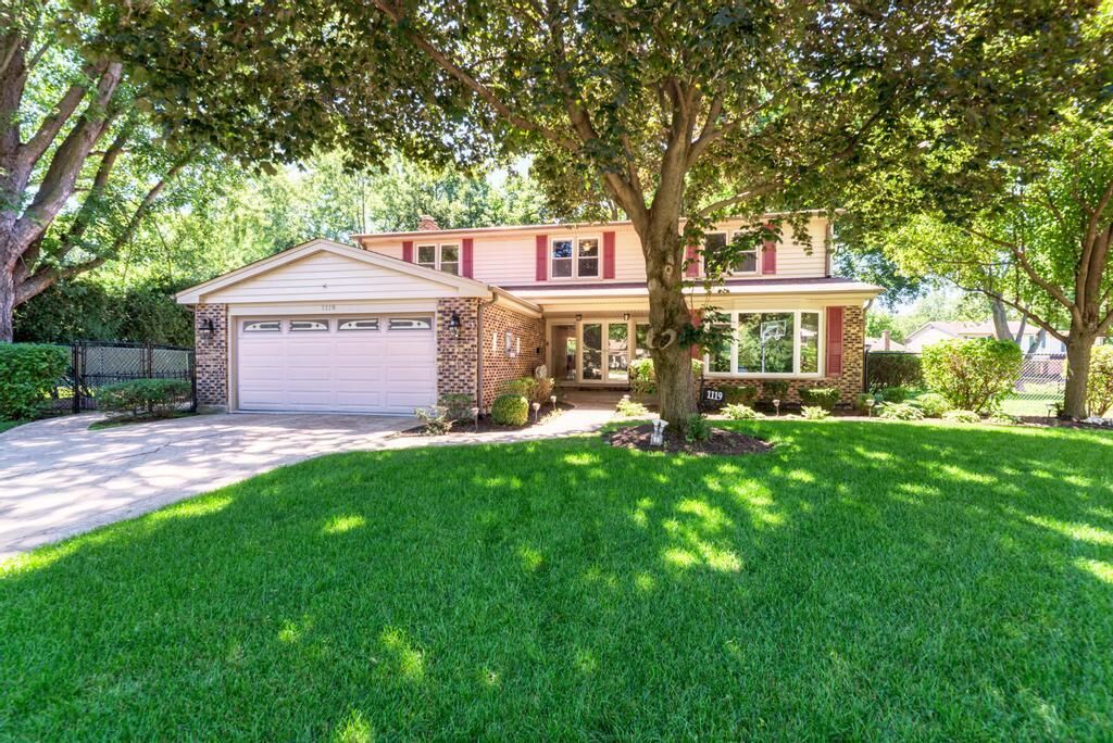 Property Photo:  1119 W White Oak Street  IL 60005 