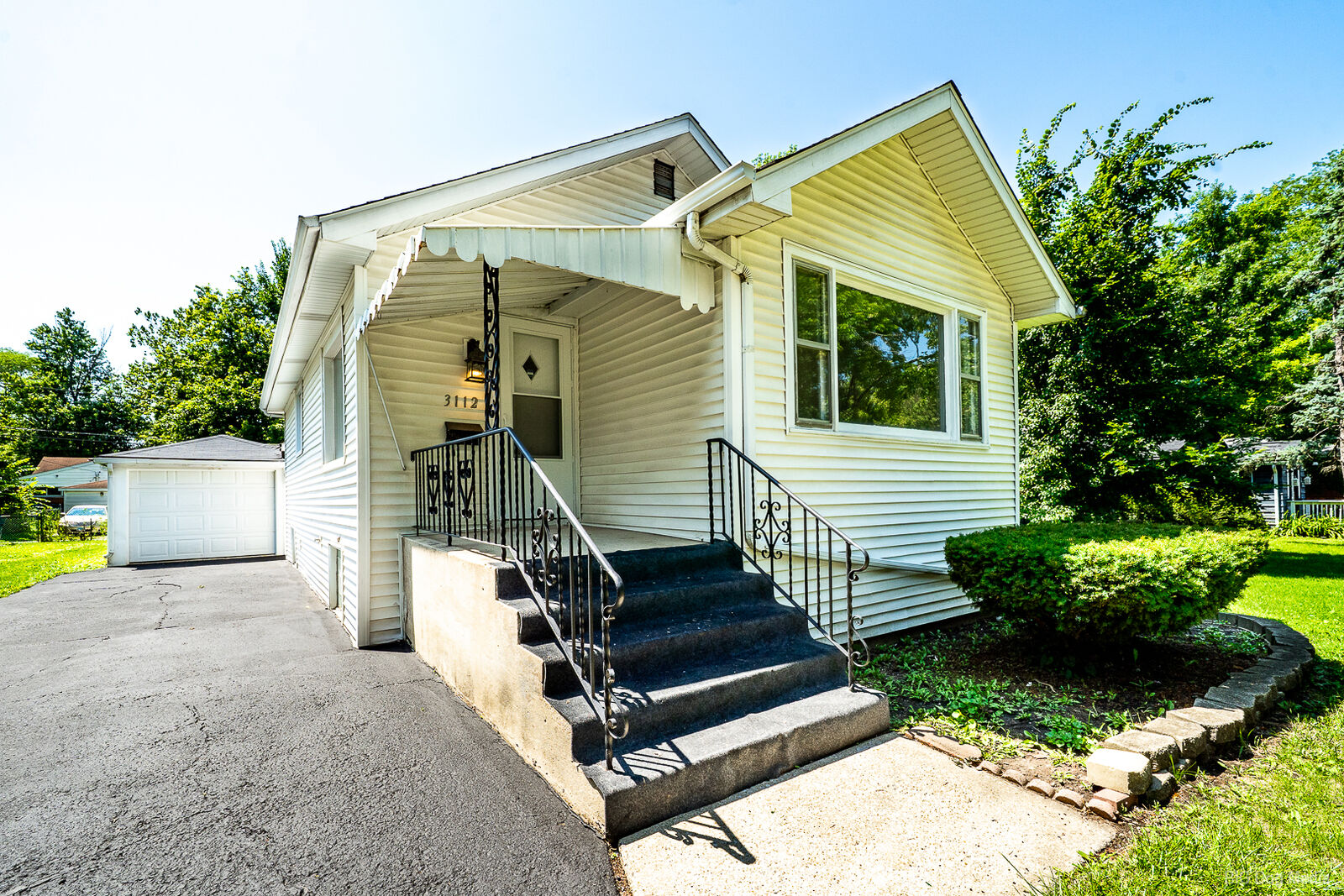 Property Photo:  3112 Halsted Street  IL 60475 