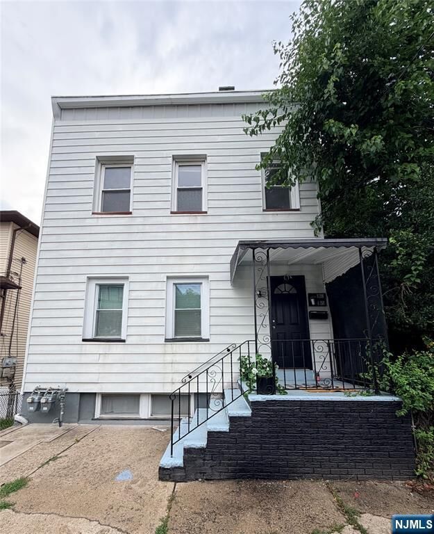 Property Photo:  165 Macarthur Avenue 1  NJ 07026 