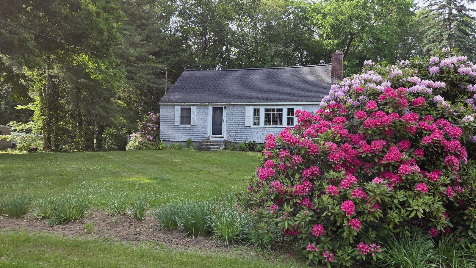 Property Photo: 6 Exeter Road NH 03848