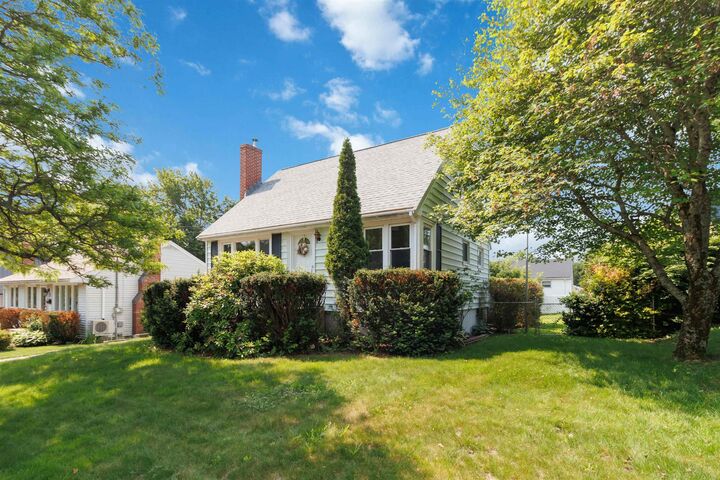 Property Photo: 5 Richards Drive NS B3A 2P1