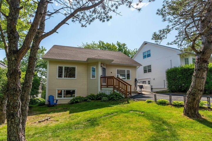 4 Turnberry Lane — photo 1