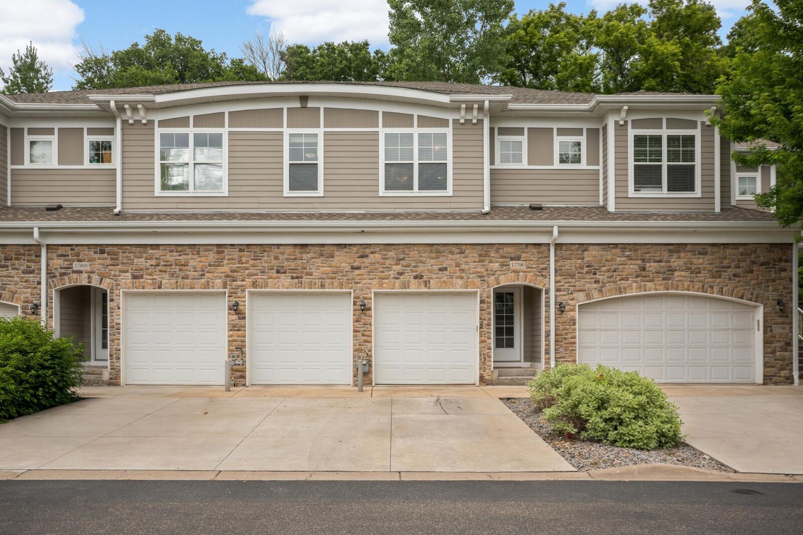 Property Photo:  17790 Valley Cove Court  MN 55391 