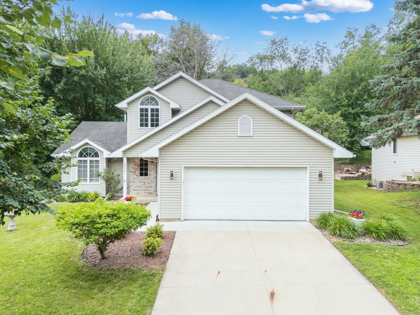 Property Photo: 2014 Fox Valley Drive SW MN 55902