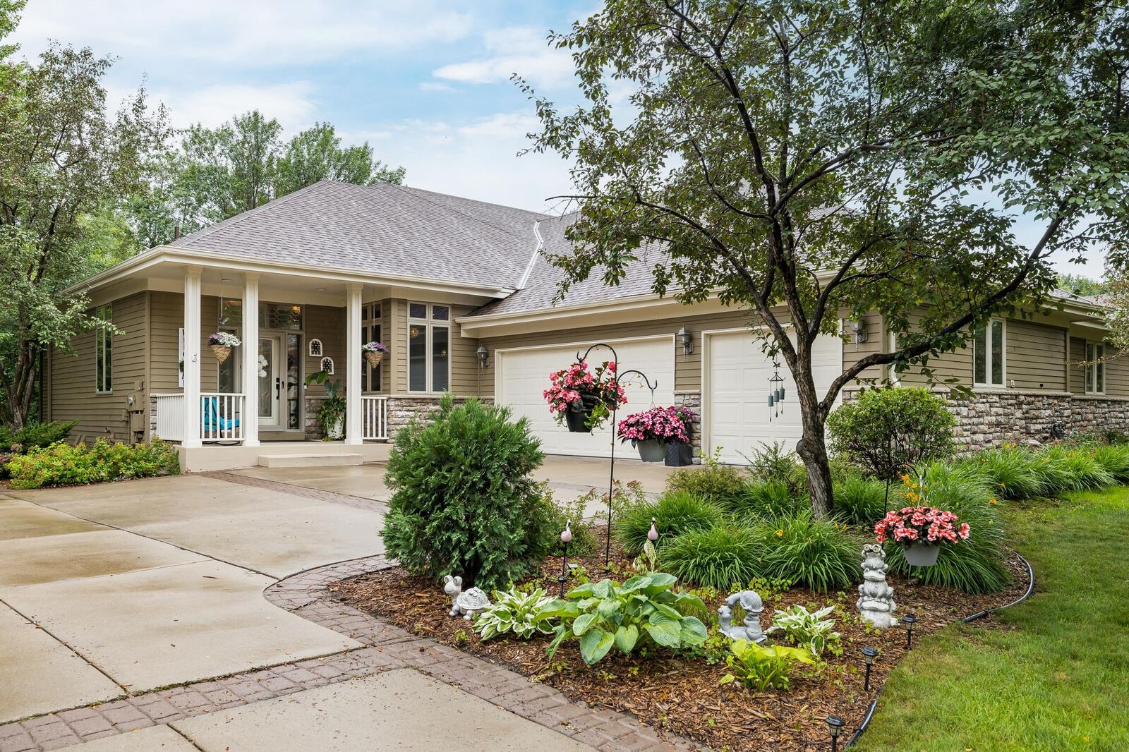Property Photo:  3365 Glynwater Trail NW  MN 55372 