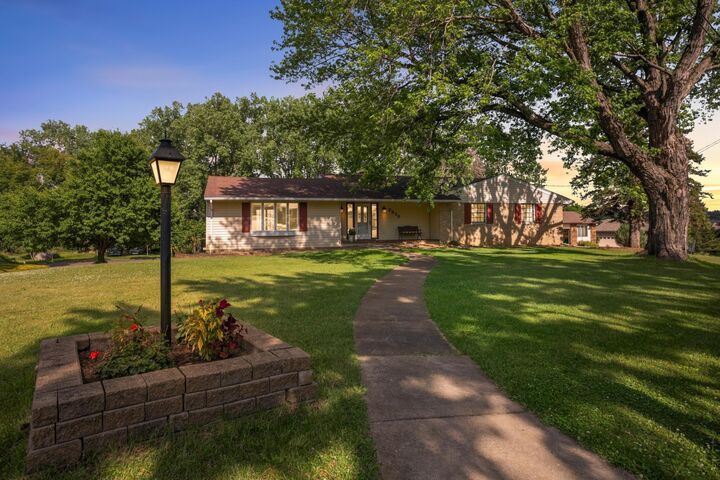 Property Photo:  2878 Meadowlark Lane  MN 55109 