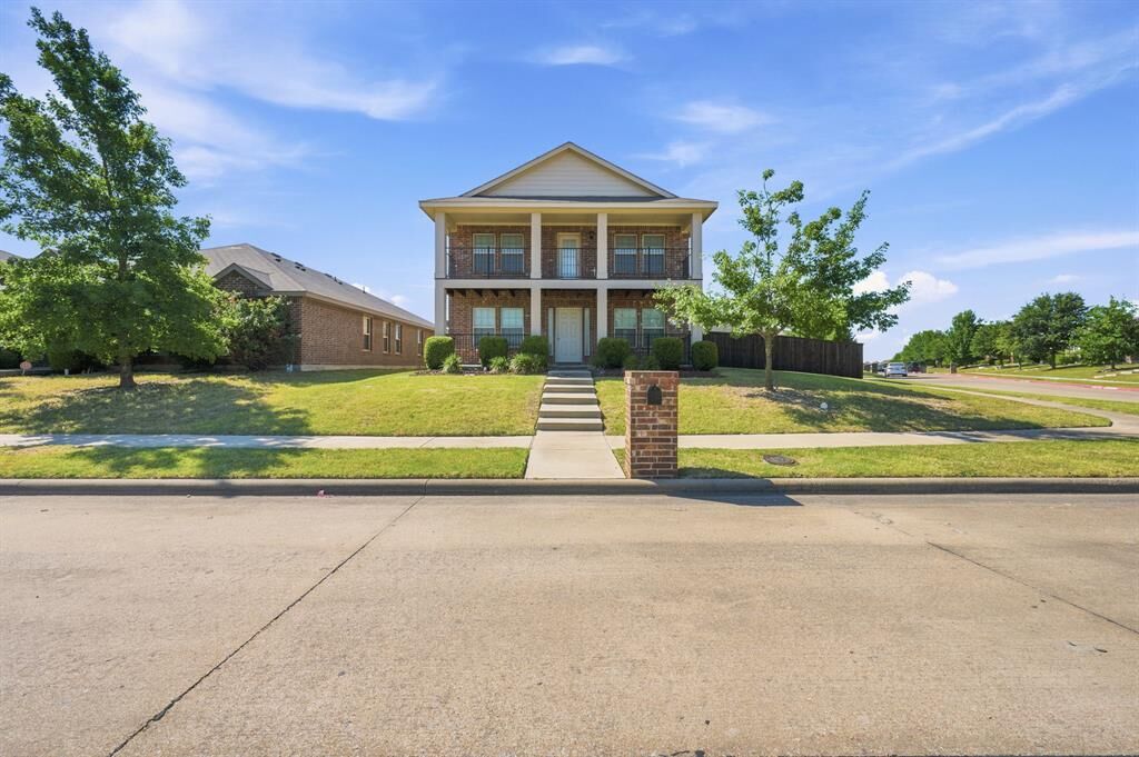 Property Photo:  3000 Keri Drive  TX 75146 