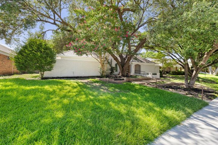 Property Photo: 8557 Flint Falls Drive TX 75243
