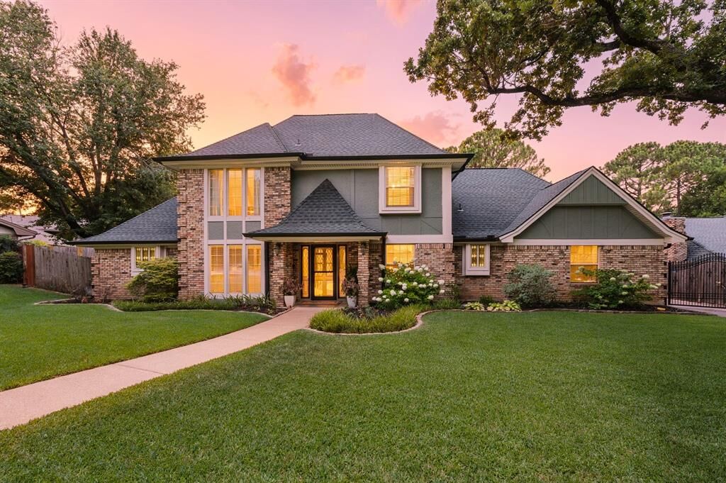 Property Photo: 4102 Greenway Court TX 76034