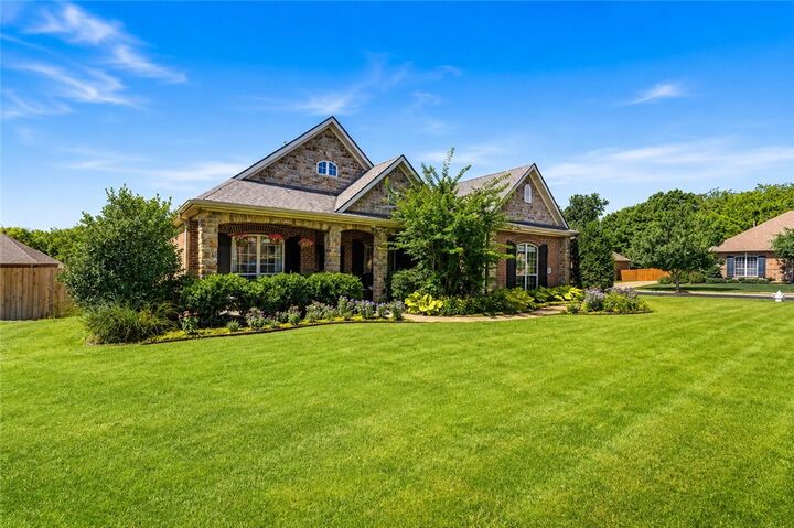 Property Photo: 5603 Sombreado Road AR 72703