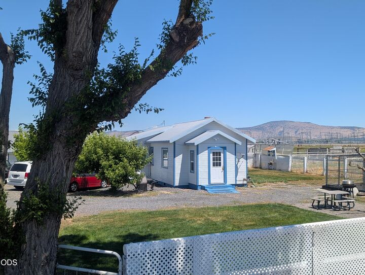 Property Photo:  109 Miller Island Road  OR 97603 