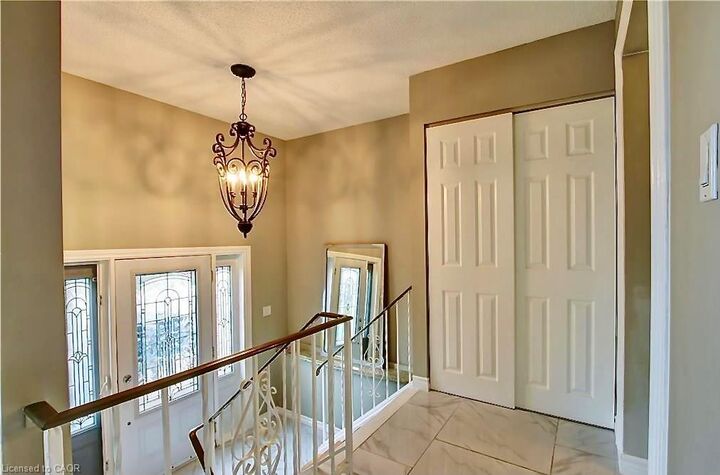 Property Photo:  599 Upper Horning Road Main/Upper  ON L9C 7P8 