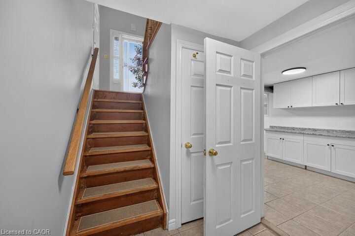 Property Photo:  59 Colin Crescent Lower  ON L9A 5H8 