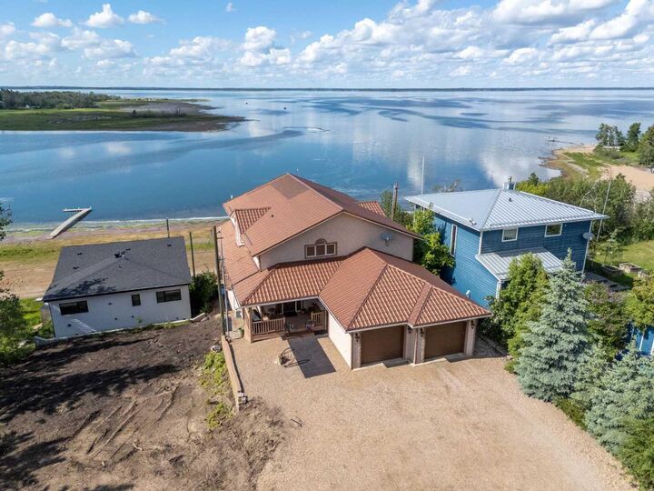 Property Photo: 49 Bay View Street AB T0C 3B0