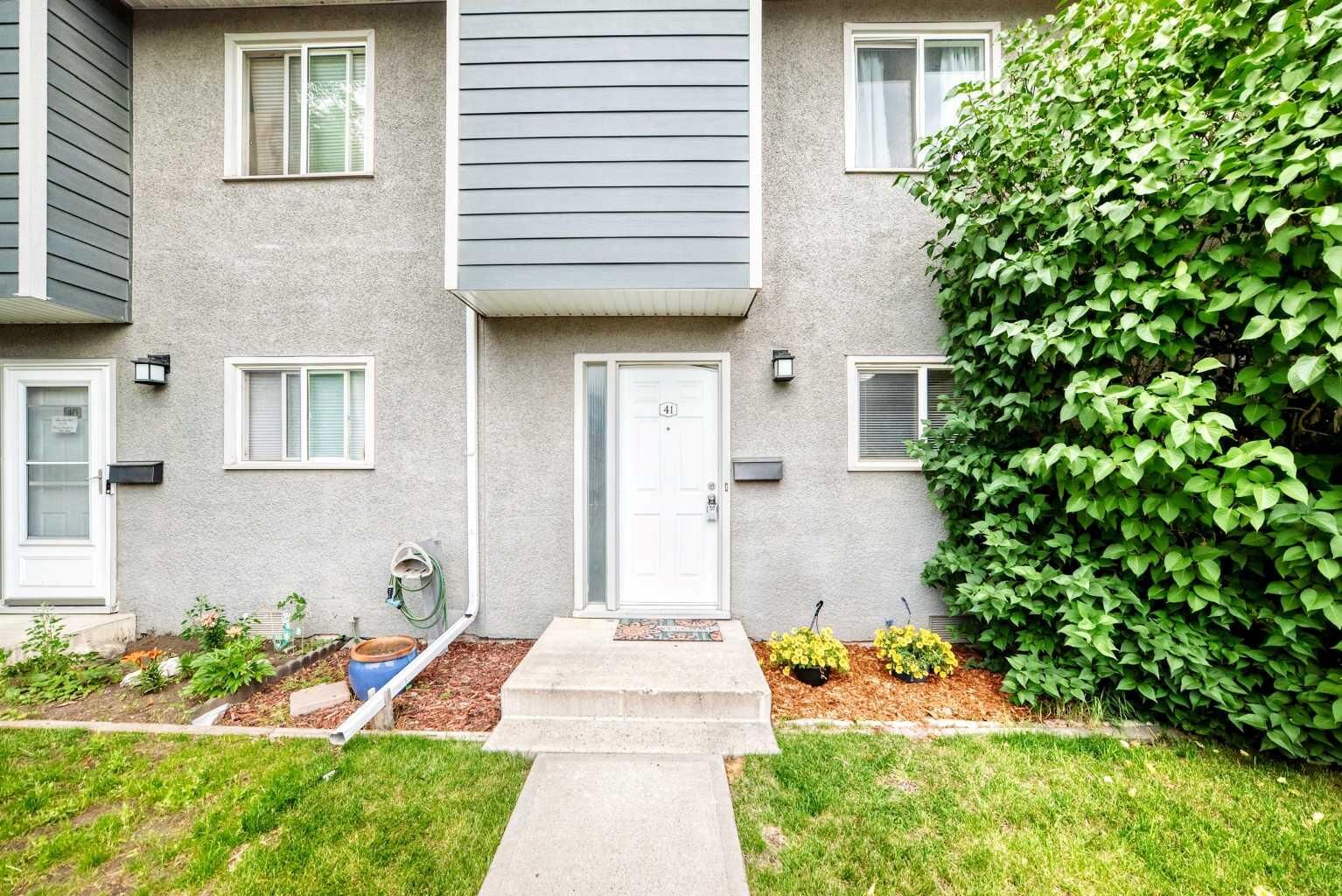Property Photo:  219 90 Avenue SE 41  AB T2J 0A3 