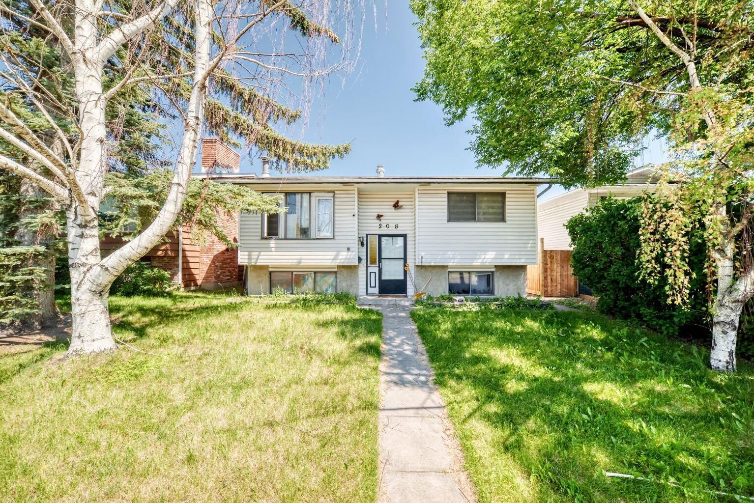 Property Photo:  208 Temple Close NE  AB T1Y 3B6 