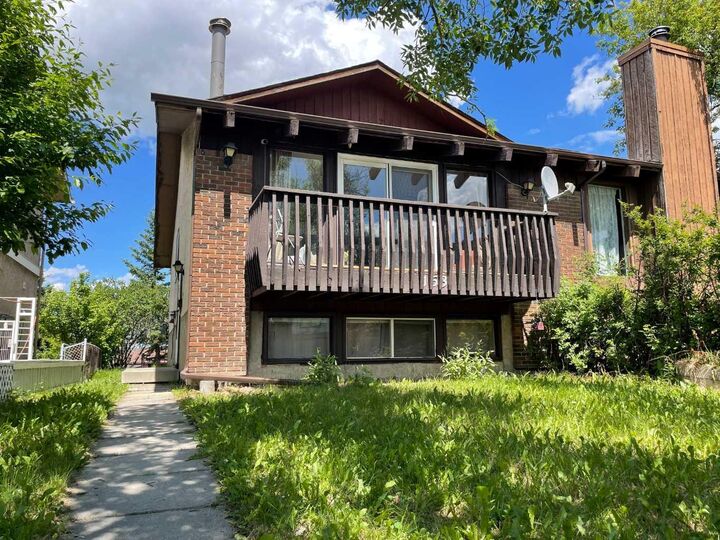 153 Bergen Crescent NW — photo 1