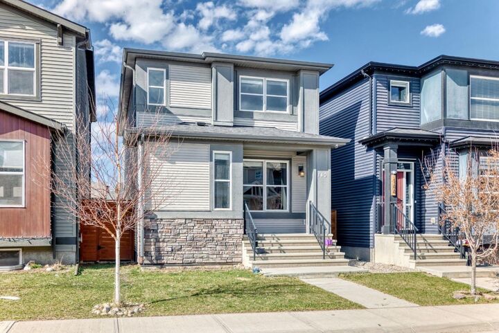 Property Photo:  140 Howse Avenue NE  AB T3P 0W1 