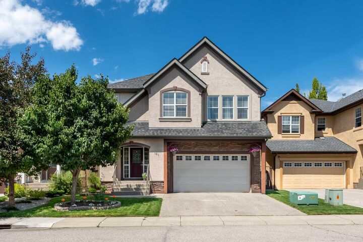 161 Cranleigh Bay SE — photo 1