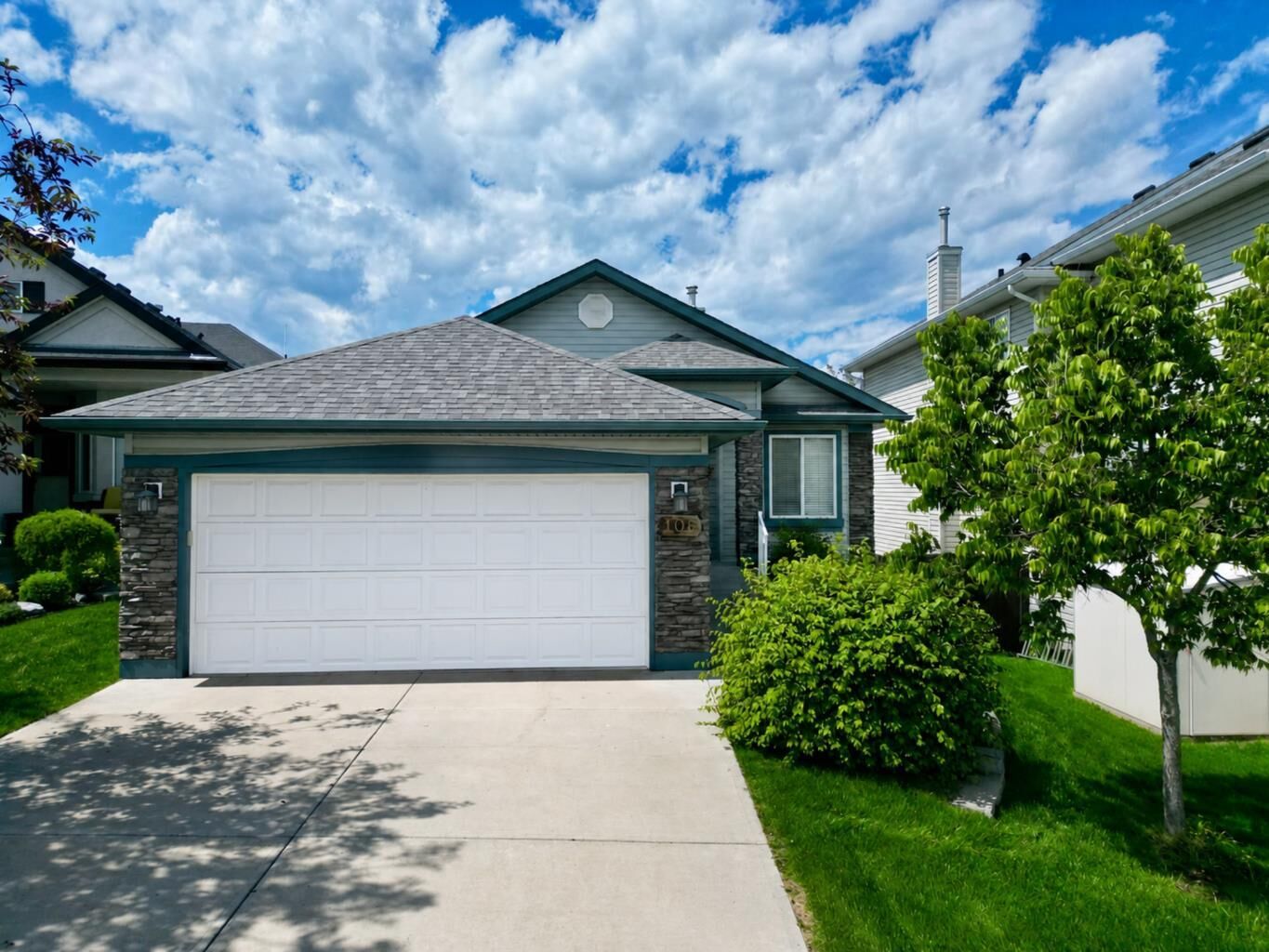 Property Photo:  106 Arbour Ridge Close NW  AB T3G 4M5 