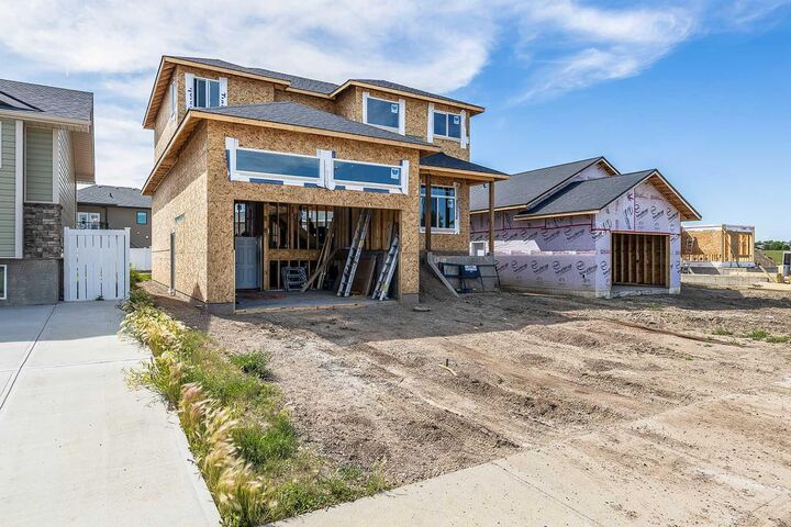 Property Photo: 918 Memorial Drive SE AB T0J 2P0