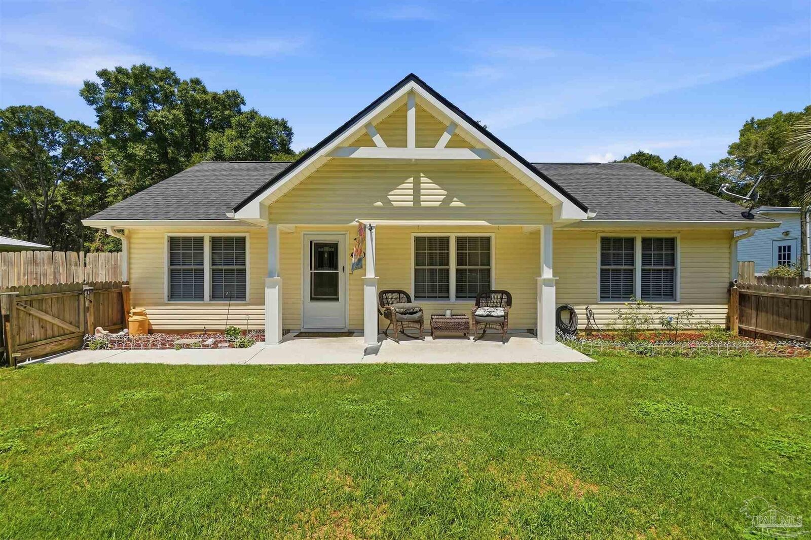 Property Photo: 4503 Rice Rd FL 32583