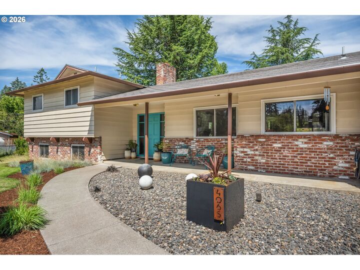 Property Photo:  4065 SW 91st Ct  OR 97225 