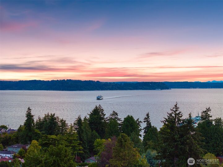 Property Photo:  8731  Fauntlee Crest  SW  WA 98136 