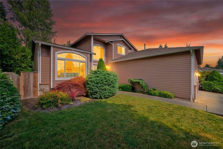 Property Photo:  7813  73rd Place NE  WA 98270 