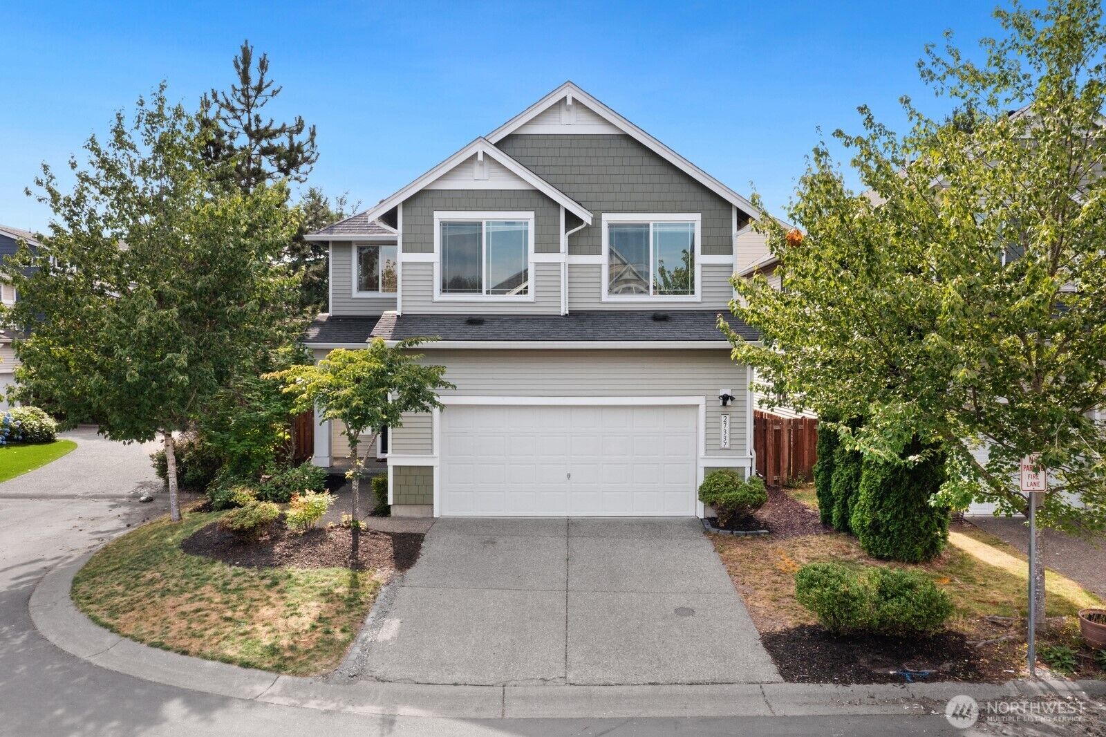 Property Photo: 27337 214th Terrace SE WA 98038