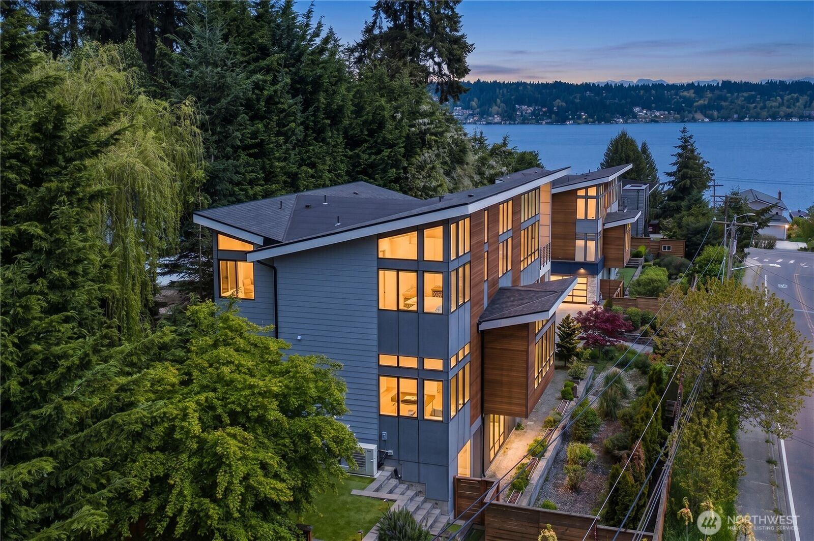 Property Photo:  16908 SE 34th Street  WA 98008 