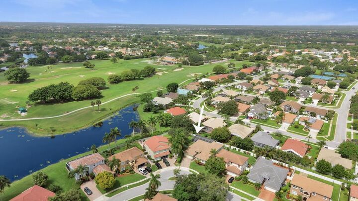 Property Photo:  5886 Bay Hill Circle  FL 33463 