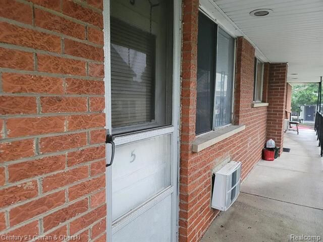 Property Photo: 2753 10th Street 5 MI 48192