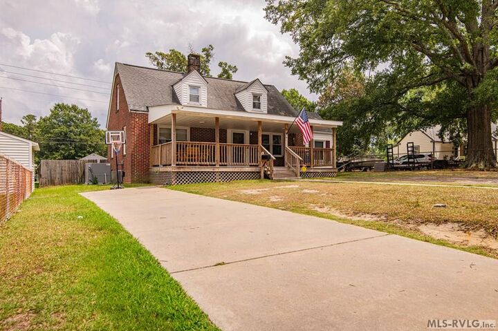 Property Photo: 410 Jefferson St. NC 27870