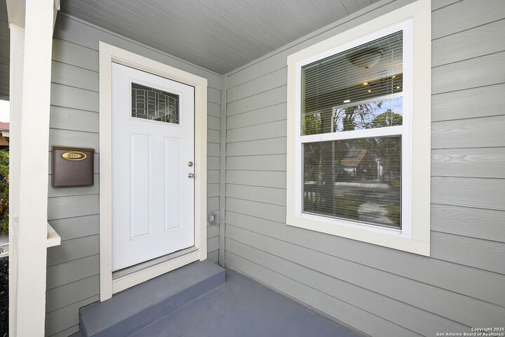 Property Photo:  1326 W Lynwood  TX 78201 