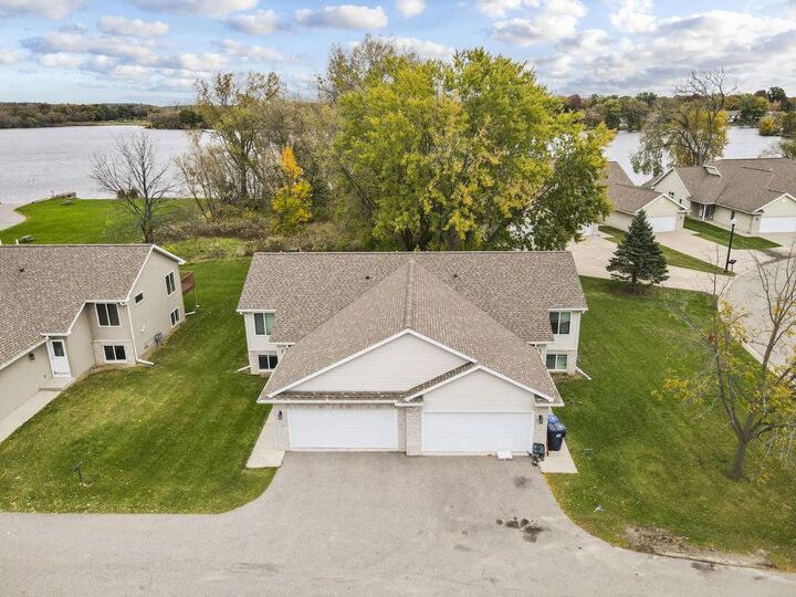 Property Photo: 924 Waters Edge Court WI 53559
