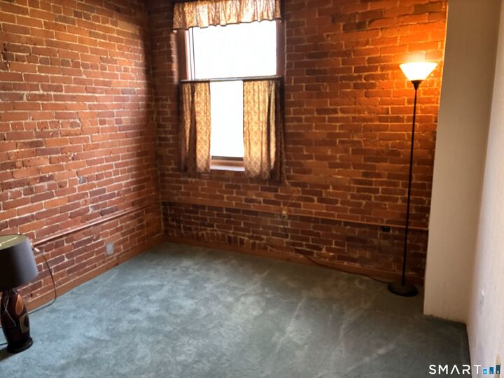 Property Photo:  222 Williams Street East 112  CT 06033 