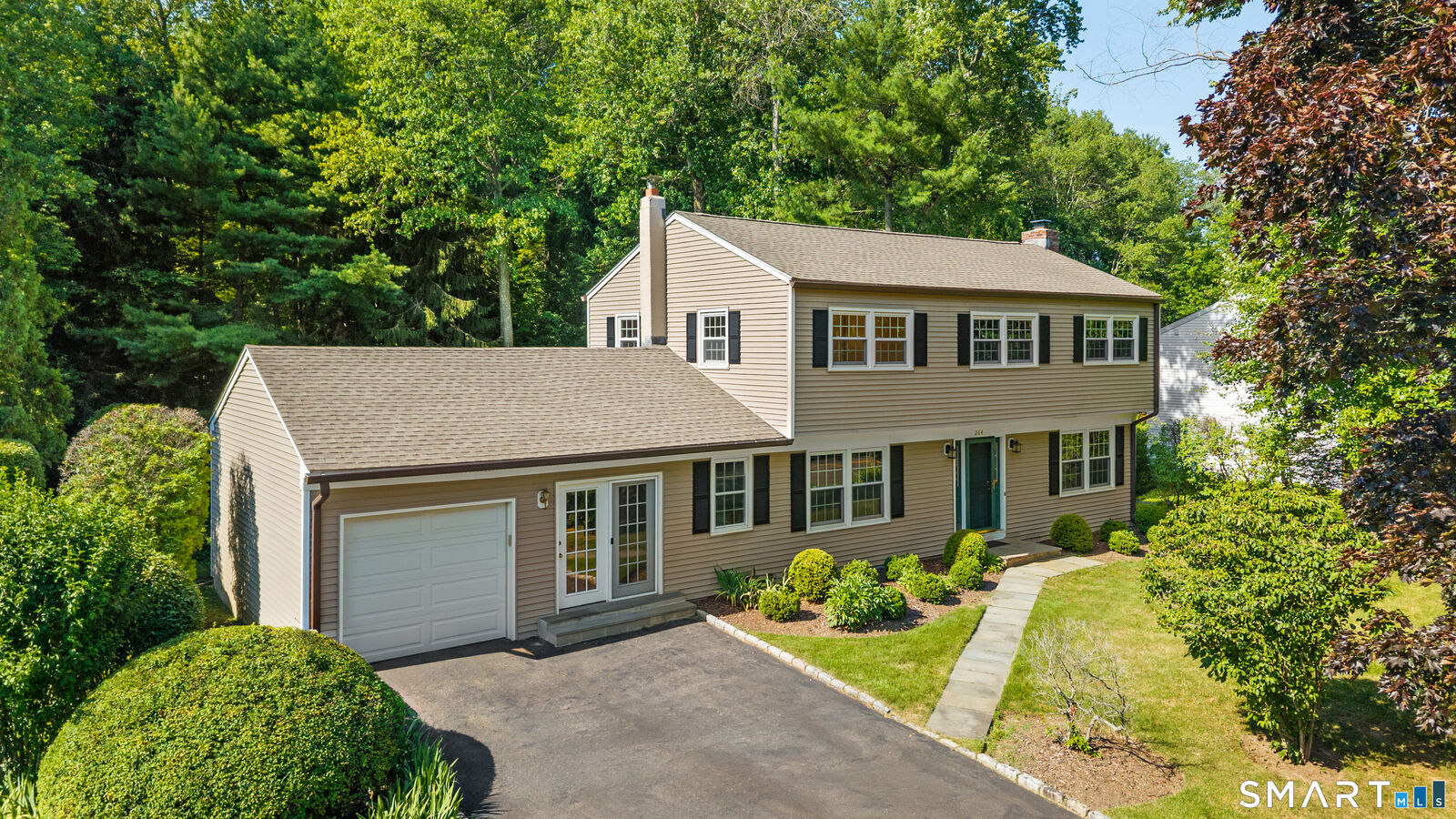 Property Photo:  264 Skyview Drive  CT 06902 