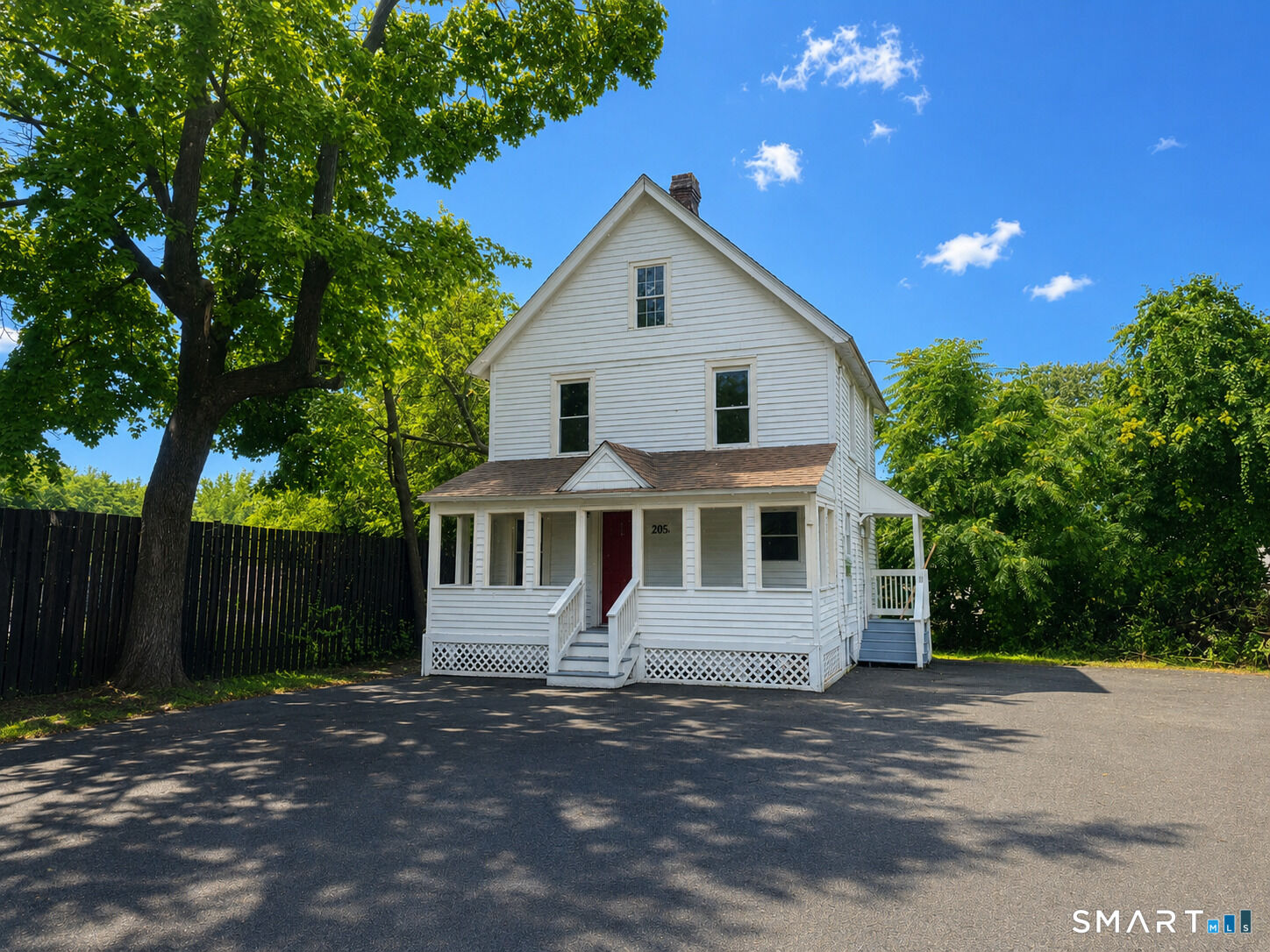 Property Photo:  205-B Laurel Street  CT 06105 