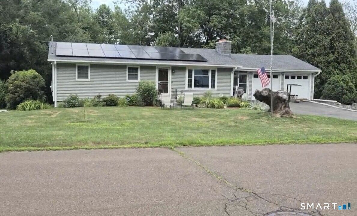 Property Photo:  11 Jeffrey Lane  CT 06405 