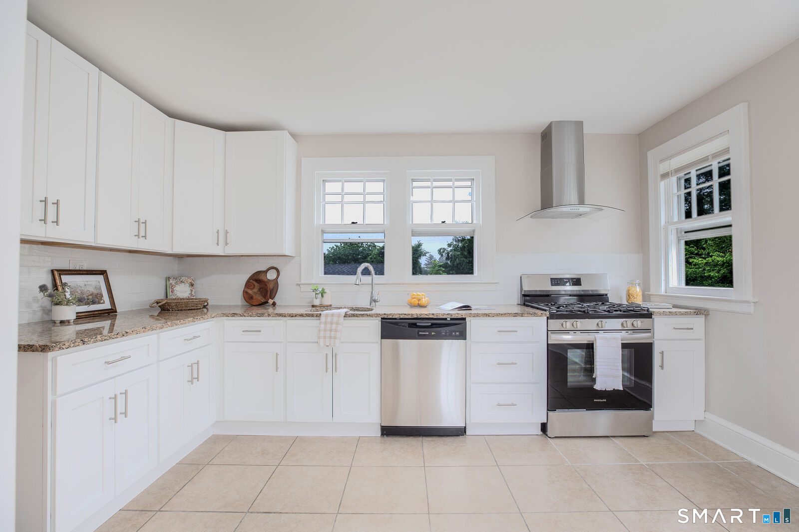 Property Photo: 219 Jordan Lane CT 06109