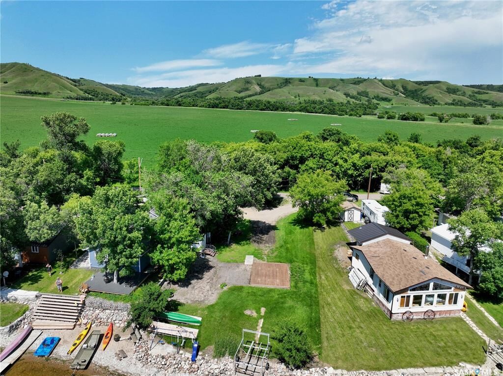 Property Photo:  #7 1st Avenue  SK S0A 3L0 