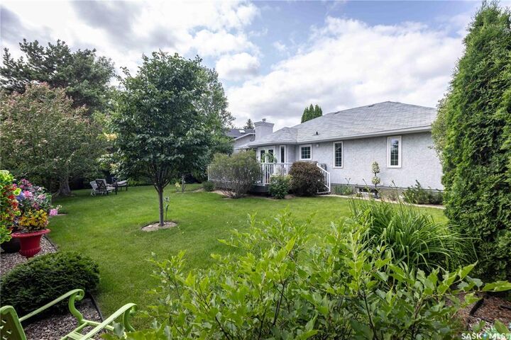 Property Photo: 206 Braemar Bay SK S7V 1A2